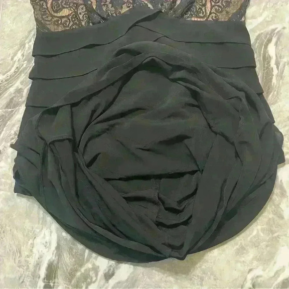 Women’s Adrianna Papell Size 8 Black Lace & Ruffled V Neck Sheath Dress Party - Picture 8 of 8